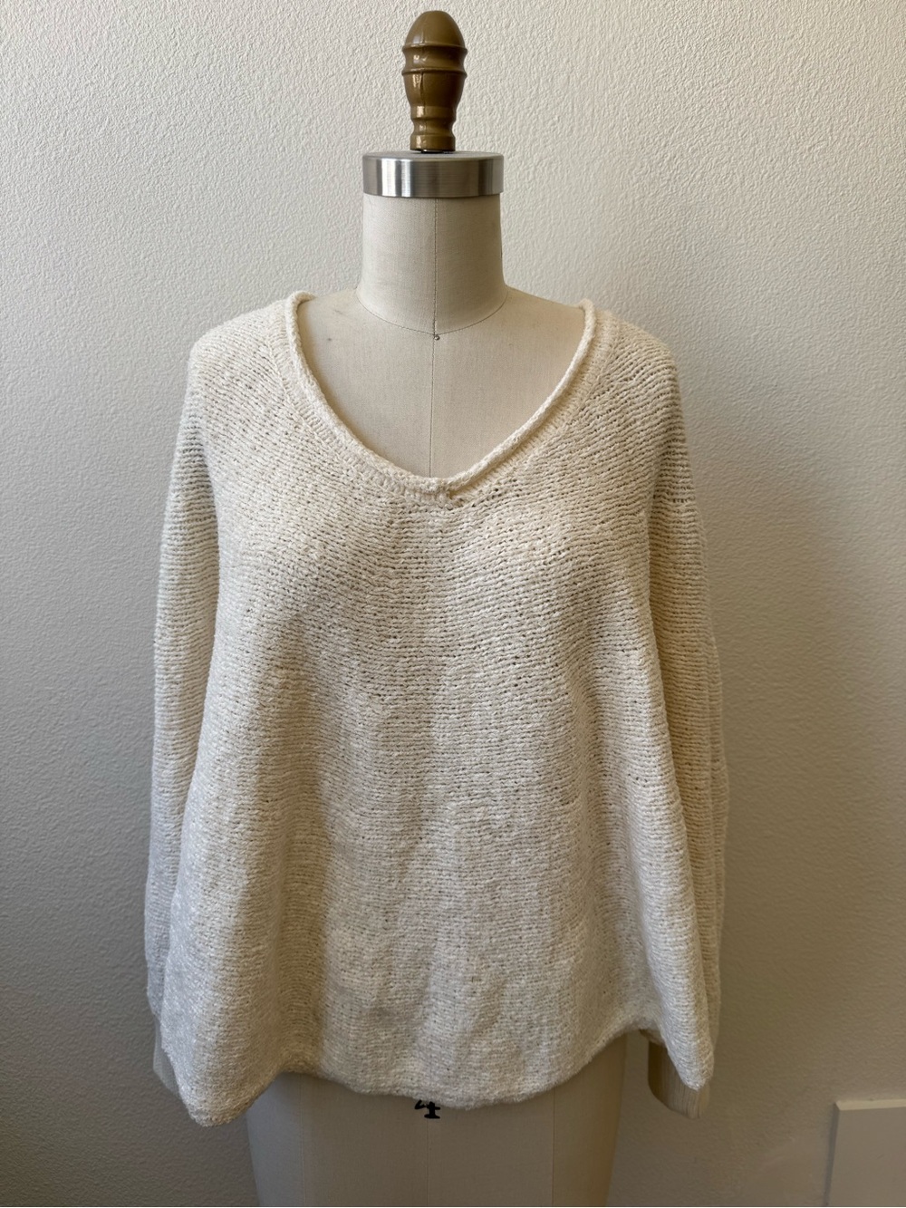 Anthropologie MOTH Cream V-Neck Batwing Knit Sweater